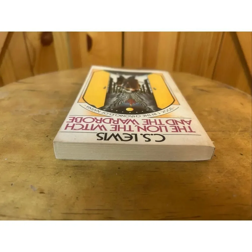 Lion, the Witch and the Wardrobe by C. S. Lewis (1970, Trade Paperback) (5732)